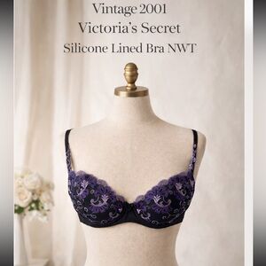 Victoria's Secret Black and Purple Lace Bra